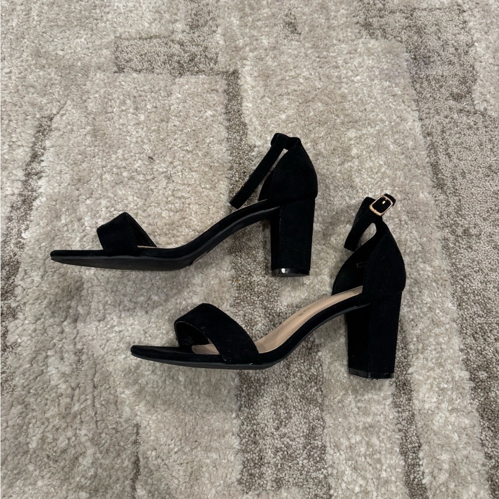 Black Heels - Picture 3 of 5